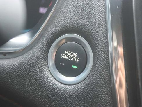 Used 2023 Chevrolet Traverse RS image 32