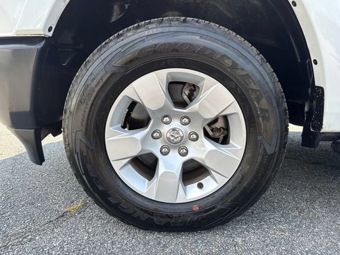 Used 2023 RAM 1500 Big Horn AWD/4WD image 35