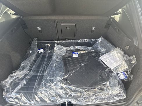 New 2026 Volvo XC40 B5 Plus w/ Protection Package Premier image 5