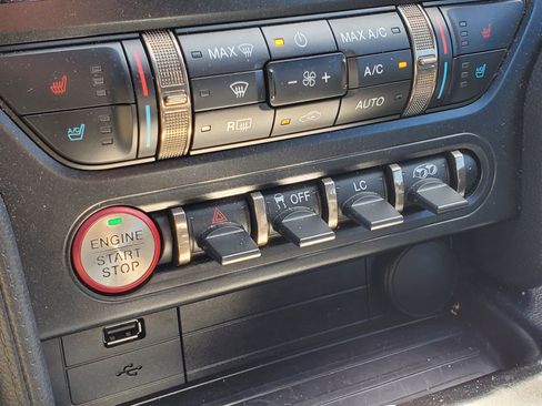 Used 2019 Ford Mustang Shelby GT350 w/ Technology Package image 25