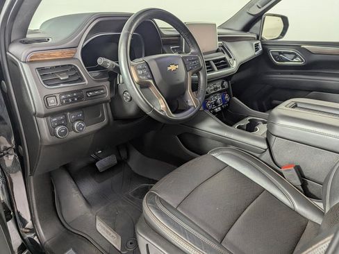 Used 2023 Chevrolet Suburban High Country image 15