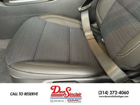 New 2026 Buick Envista Preferred FWD image 12