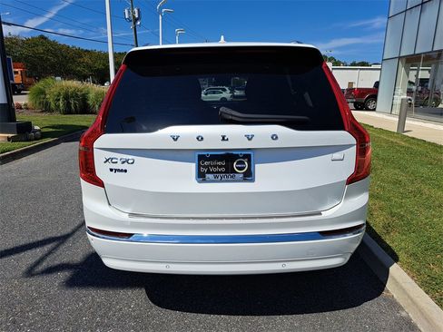 Used 2024 Volvo XC90 T8 Plus w/ Protection Package Premier image 6