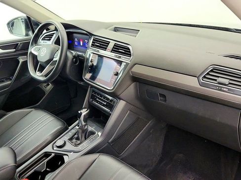 Used 2022 Volkswagen Tiguan SE image 21