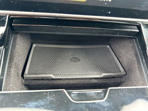 Used 2025 Land Rover Range Rover Sport image 29