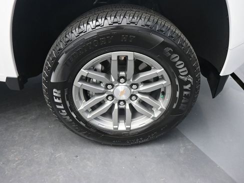 Used 2024 Chevrolet Colorado LT image 24