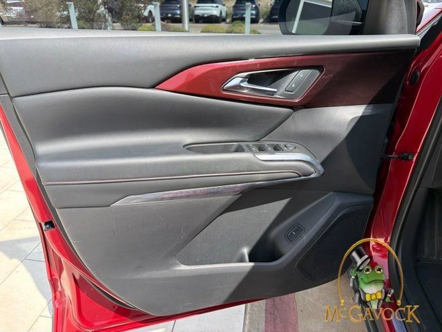 Used 2025 Chevrolet Traverse Z71 AWD/4WD image 12
