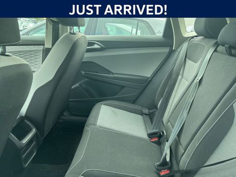 Used 2022 Volkswagen Taos S image 9