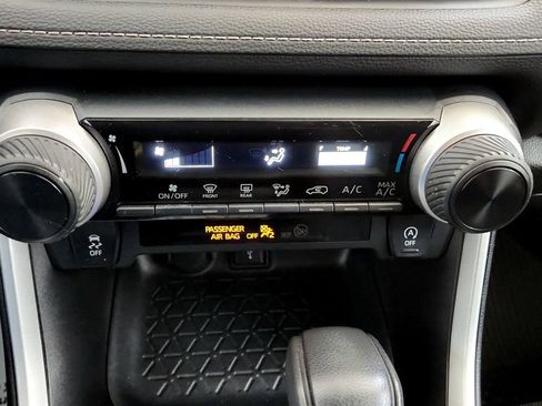 Certified 2022 Toyota RAV4 LE AWD/4WD image 30