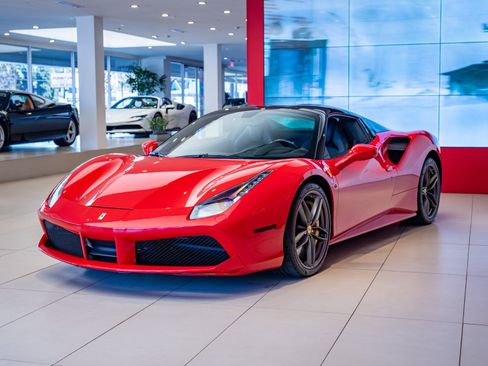 Certified 2019 Ferrari 488 Spider Base image 29