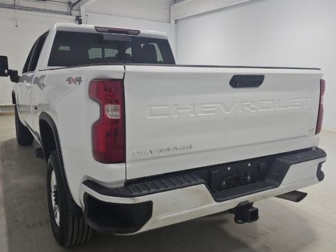 Used 2022 Chevrolet Silverado 3500 LT w/ Convenience Package AWD/4WD image 4