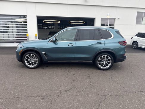 Certified 2024 BMW X5 xDrive40i w/ Premium Package AWD/4WD image 2