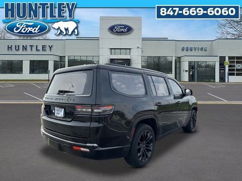 Used 2022 Jeep Grand Wagoneer Series II AWD/4WD image 4