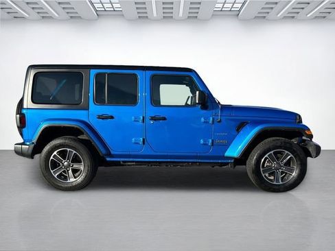 Used 2023 Jeep Wrangler Sahara image 3