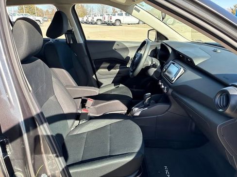 Used 2024 Nissan Kicks S image 21