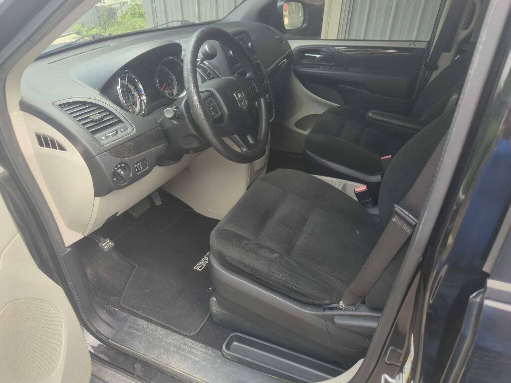Used 2016 Dodge Grand Caravan SE w/ Quick Order Package 29E SE FWD image 8