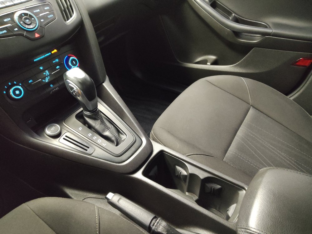Used 2015 Ford Focus SE FWD image 26