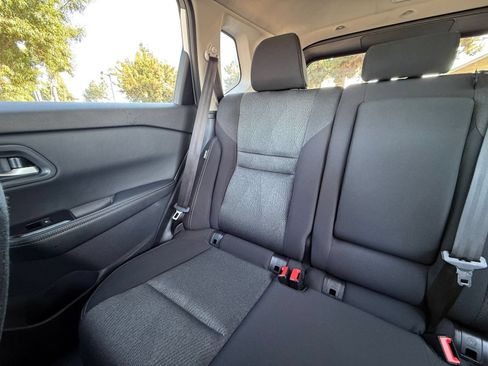 Used 2025 Nissan Rogue SV FWD image 31
