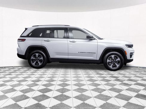 Used 2023 Jeep Grand Cherokee 4WD 4xe image 12