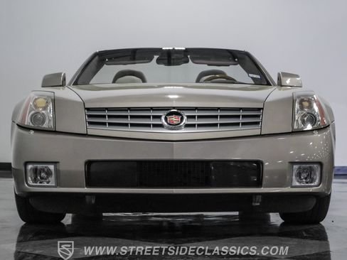 Used 2005 Cadillac XLR image 29