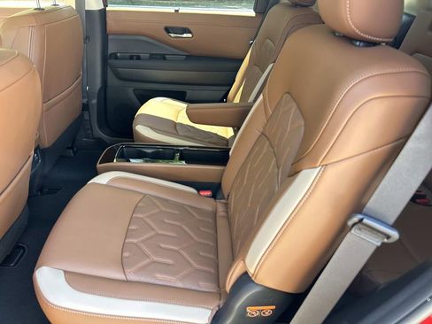 New 2026 Nissan Pathfinder Platinum w/ Lighting Package AWD/4WD image 21