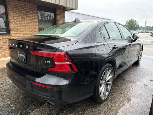 Used 2019 Volvo S60 T5 Momentum w/ Multimedia Package FWD image 8