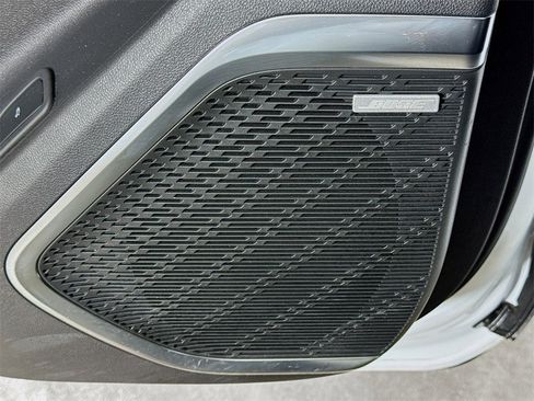 Used 2025 Buick Enclave Preferred image 17