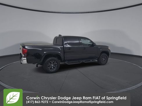 Used 2021 Toyota Tacoma SR5 RWD image 17