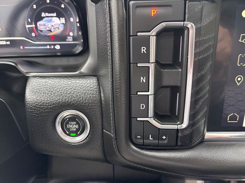 Used 2023 GMC Yukon XL Denali image 23