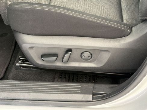 Used 2024 Nissan Rogue SV AWD/4WD image 14