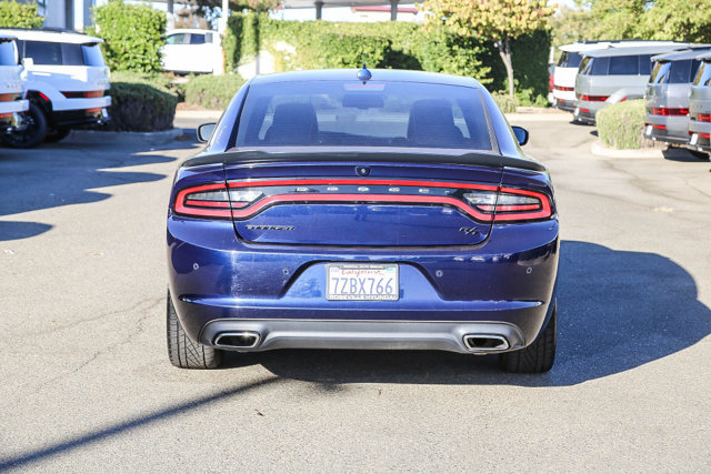 Used 2017 Dodge Charger R/T w/ Plus Group RWD image 4