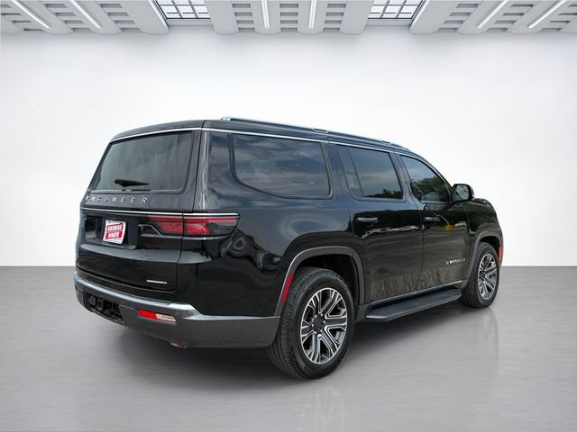 Used 2022 Jeep Wagoneer Series III AWD/4WD image 38