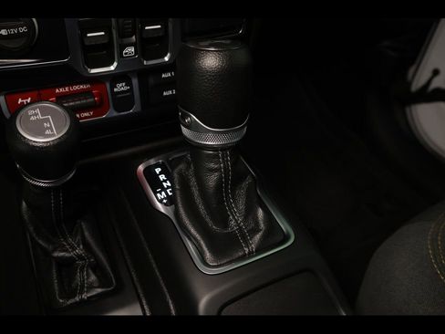 Used 2024 Jeep Wrangler Willys image 8