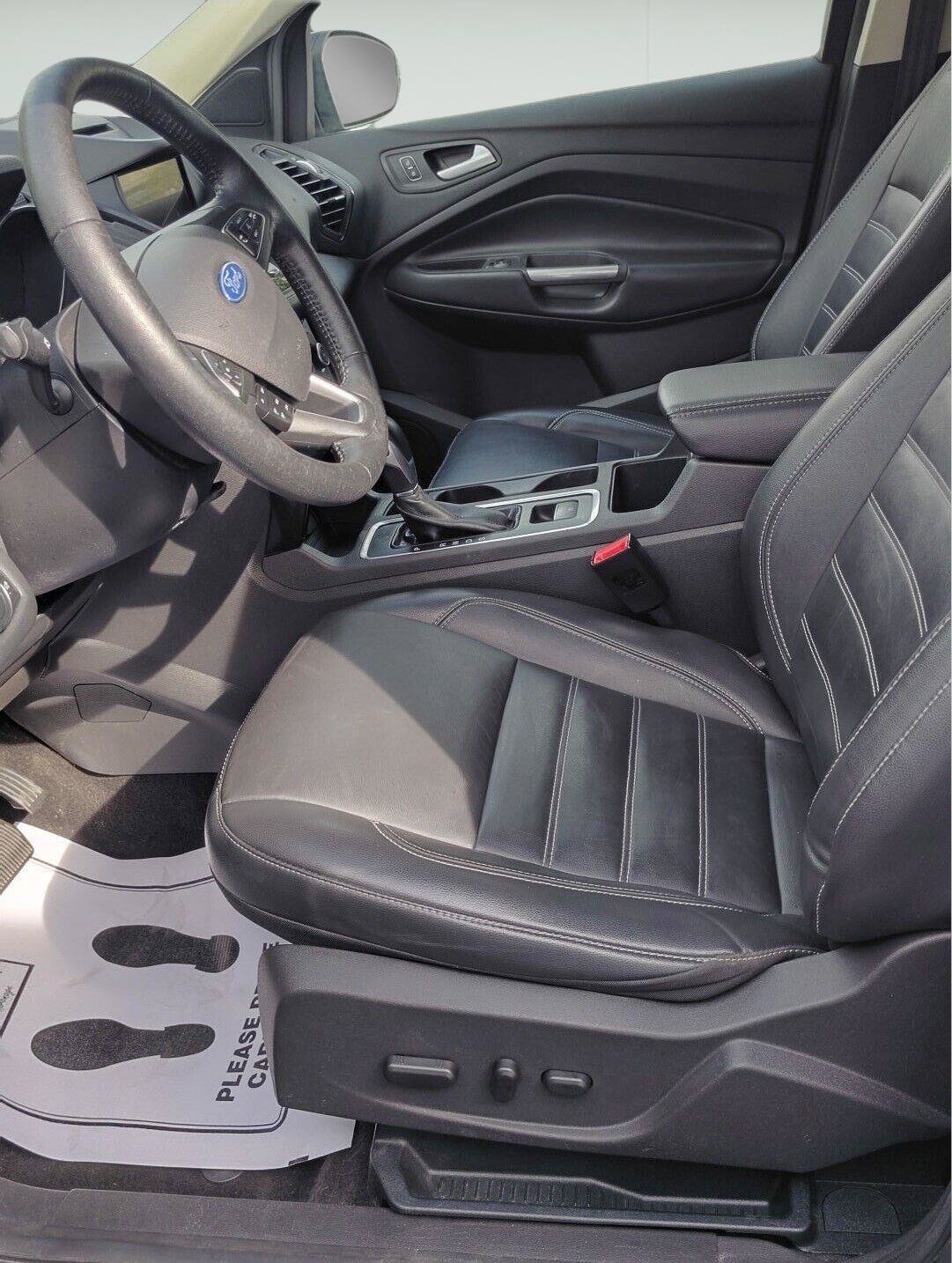 Used 2018 Ford Escape Titanium AWD/4WD image 6