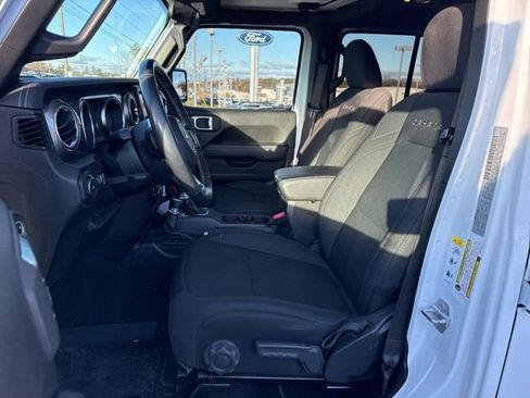 Used 2019 Jeep Wrangler Unlimited Sahara w/ LED Lighting Group image 14
