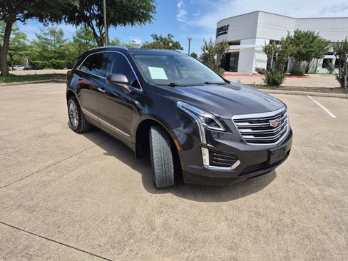 Used 2017 Cadillac XT5 Luxury w/ Driver Awareness Package FWD image 4