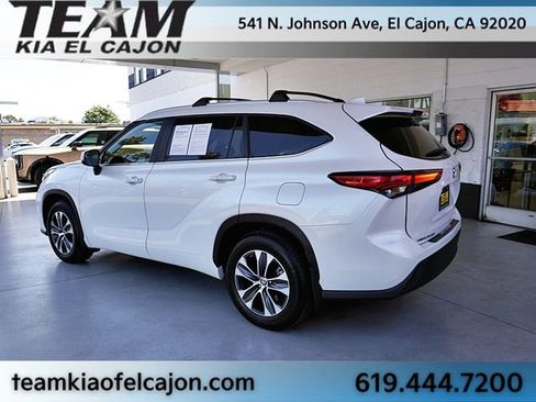 Used 2023 Toyota Highlander XLE FWD image 7
