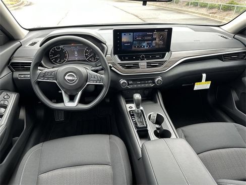 New 2025 Nissan Altima 2.5 SV w/ SV Special Edition Package image 17