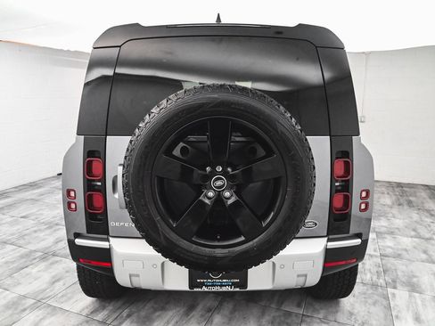 Used 2023 Land Rover Defender 90 S image 5
