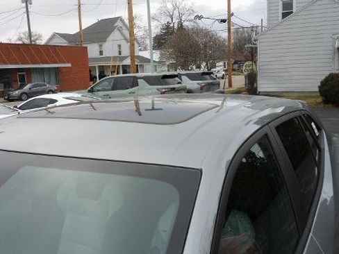 New 2026 Chevrolet Trax RS w/ Sunroof Package FWD image 4