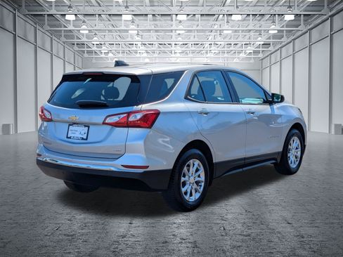 Used 2018 Chevrolet Equinox LS AWD/4WD image 5