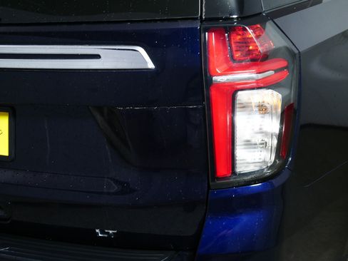 Used 2022 Chevrolet Tahoe LT w/ LT Signature Plus Package image 17