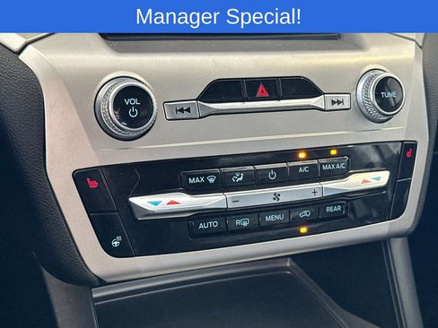 Used 2022 Ford Explorer XLT w/ Equipment Group 202A image 20