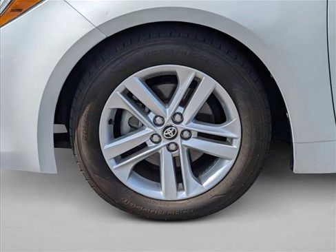 Used 2019 Toyota Corolla SE w/ Carpet Mat Package image 10