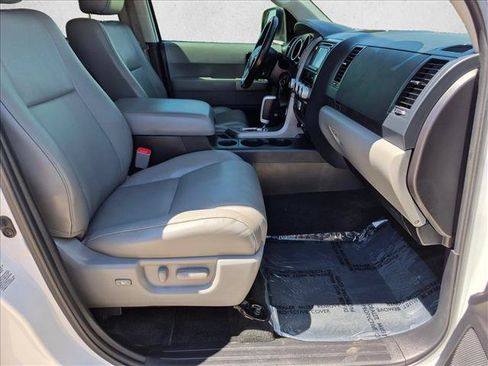 Used 2017 Toyota Sequoia Limited w/ Safety & Convenience Package AWD/4WD image 20