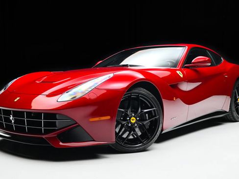 Used 2015 Ferrari F12 Berlinetta image 19