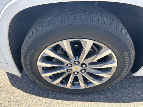 Used 2023 Chevrolet Traverse Premier w/ LPO, Floor Liner Package FWD image 8