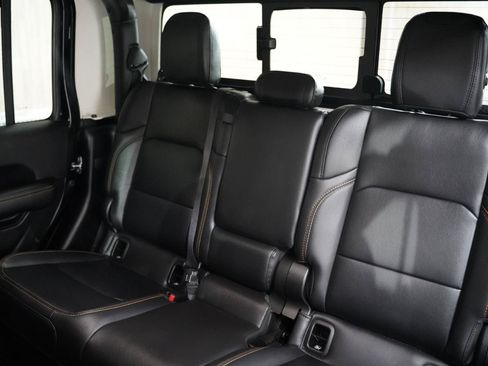 Used 2025 Jeep Gladiator Sport AWD/4WD image 28