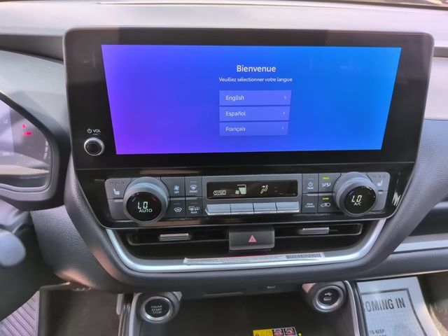 Used 2024 Toyota Grand Highlander AWD image 17