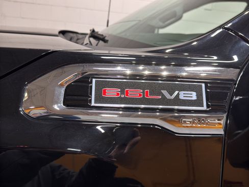 Used 2023 GMC Sierra 2500 SLT w/ SLT Premium Package image 11